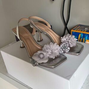 Authentic Charles by Charles David Dressy sandals 💕💕